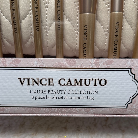 Vince Camuto Luxury Beauty Brush Set‎  8 pc brush and one cosmetic bag - Picture 4 of 7